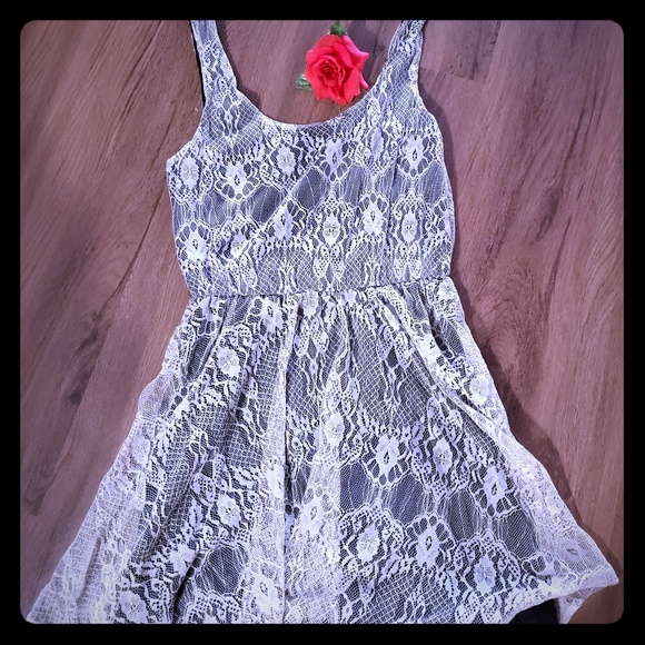 Mimi Chica Dresses & Skirts - Mimi Chica dress nice color